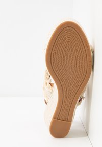 Tommy Hilfiger Sandály na platformě - off-white