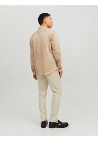 Jack & Jones PREMIUM CARDIFF - Button down-skjorte - beige
