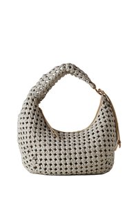 Woven graue Handtasche mit einer geschwungenen Form, ausgestattet mit einem geflochtenen Griff und einem Reißverschluss. Geschmeidige Innenauskleidung und dezente Textur auf der Außenseite.