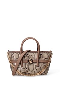 Borsa a tracolla marrone e beige con stampa pitone, due manici superiori, catena removibile per la spalla e dettaglio logo rotondo sulla parte anteriore. Superficie testurizzata.