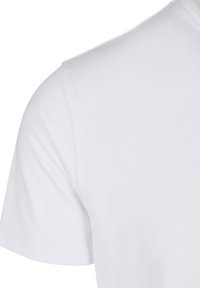 Urban Classics FITTED STRECH TEE - Jednoduché tričko - white