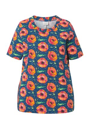 Bunt gemustertes Kurzarmhemd mit mehrfarbigen Blumen, das rosa und orange Mohnblumen auf einem dunkelblauen Hintergrund zeigt, mit einem gerippten Rundhalsausschnitt.