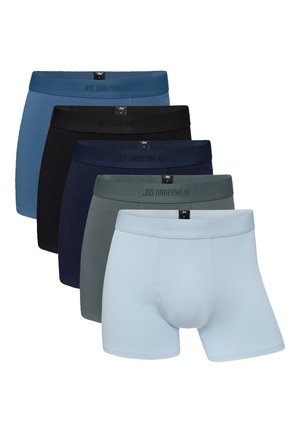 Fünf Paare JBS Unterwäsche Boxershorts in verschiedenen Farben: hellblau, grau, dunkelgrün, marineblau und schwarz, mit bequemen elastischen Taillenbändern.