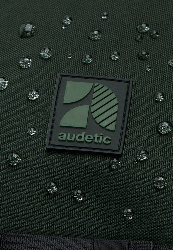 COSMO – Schulranzen – dunkel oliv