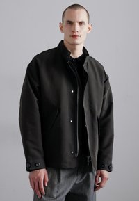 NN.07 SOPHUS - Overgangsjakke - black