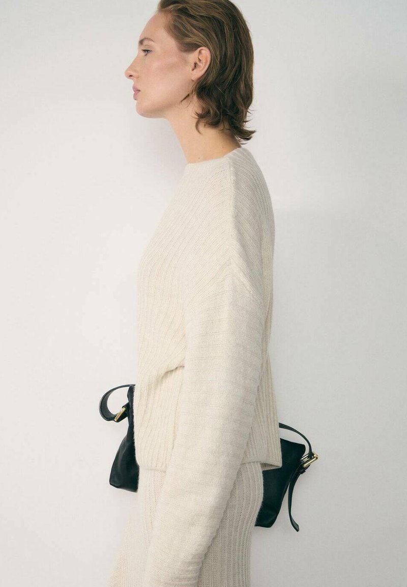 Mango Jumper - off-white