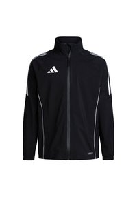 Schwarze Sportjacke mit Stehkragen, durchgehendem Reißverschluss, weißen Streifen auf den Schultern und einem Logo auf der linken Brust. Hergestellt aus leichtem Stoff.