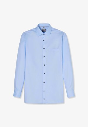 Hellblaues Herrenhemd mit langen Ärmeln, schwarzen Knöpfen, spitzem Kragen und einer Brusttasche auf der linken Seite.