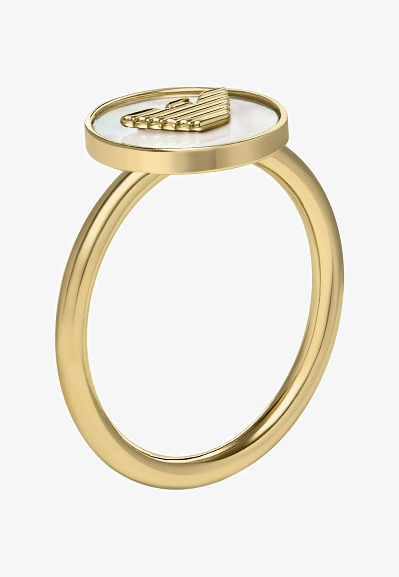 Goldring mit einer kreisförmigen, flachen Oberseite, die ein strukturiertes Design aufweist. Die Basis hat ein glänzendes Finish, während die Oberseite mit einem weißen, schimmernden Einlagen versehen ist.