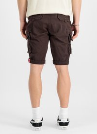 Alpha Industries CREW - Kratke hlače - hunter brown