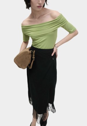 - T-shirt basic