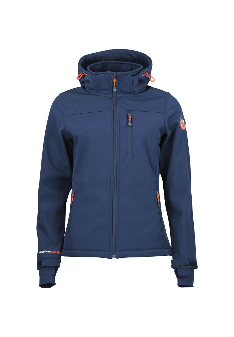 Marineblå softshell-jakke med høj krave, justerbar hætte, lynlås-lommer og orange detaljer. Glat tekstur og tætsiddende design.