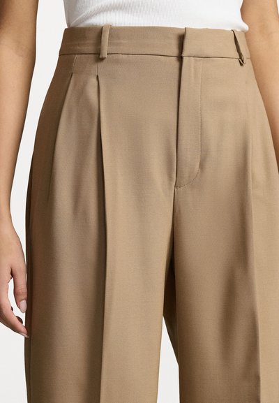 Polo Ralph Lauren FULL LENGTH PLEATED - Auduma bikses - camel