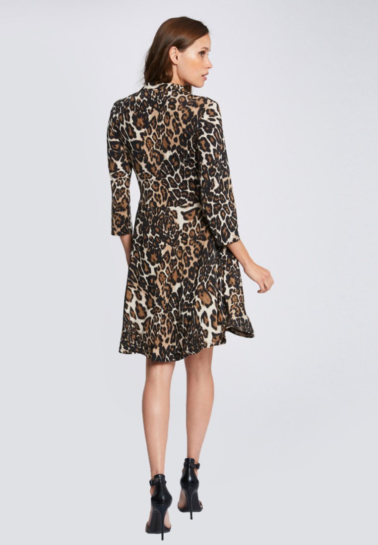 robe morgan leopard