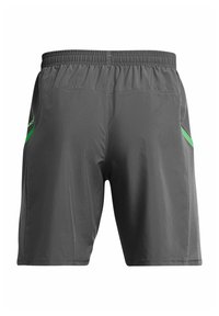 Šedé atletické šortky vyrobené z lehkého materiálu, s pohodlným elastickým pasem a zelenými akcentními detaily na bocích.