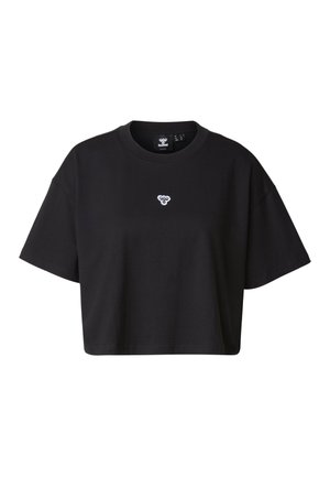 Czarny skrócony t-shirt wykonany z bawełny, z krótkimi rękawami. Na piersi znajduje się małe, białe logo. Prosty, luźny fason. Brak wzorów.