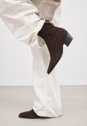 NA-KD BLOCK HEEL - Klasični gležnjarji - brown
