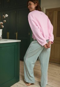 Next SET - Set lenjerie de noapte - green pink arizona