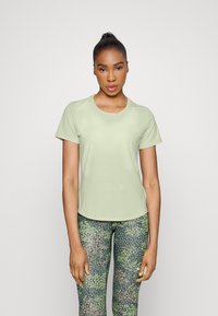 Nike Performance ONE LUXE - T-shirt desportiva - olive aura/silver
