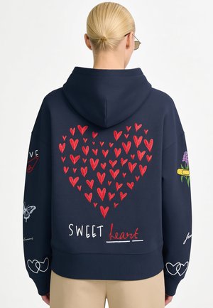Mira Paris, TATTOO SWEETHEART EMBROIDERY OVERSIZED BOXY HOODIE UNISEX - Sweat à capuche - dark blue