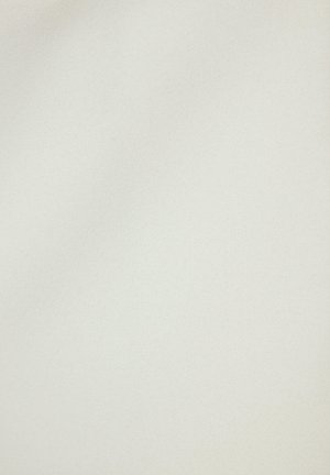 Lys beige stof, glat tekstur med en ensartet, mat finish. Ingen klare mønstre eller accenter synlige.