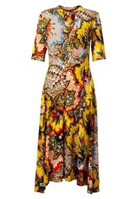 Blommig klänning i nyanser av gult, rött och grönt. Tillverkad av lättviktsmaterial med korta ärmar och en knälång A-linjeform.