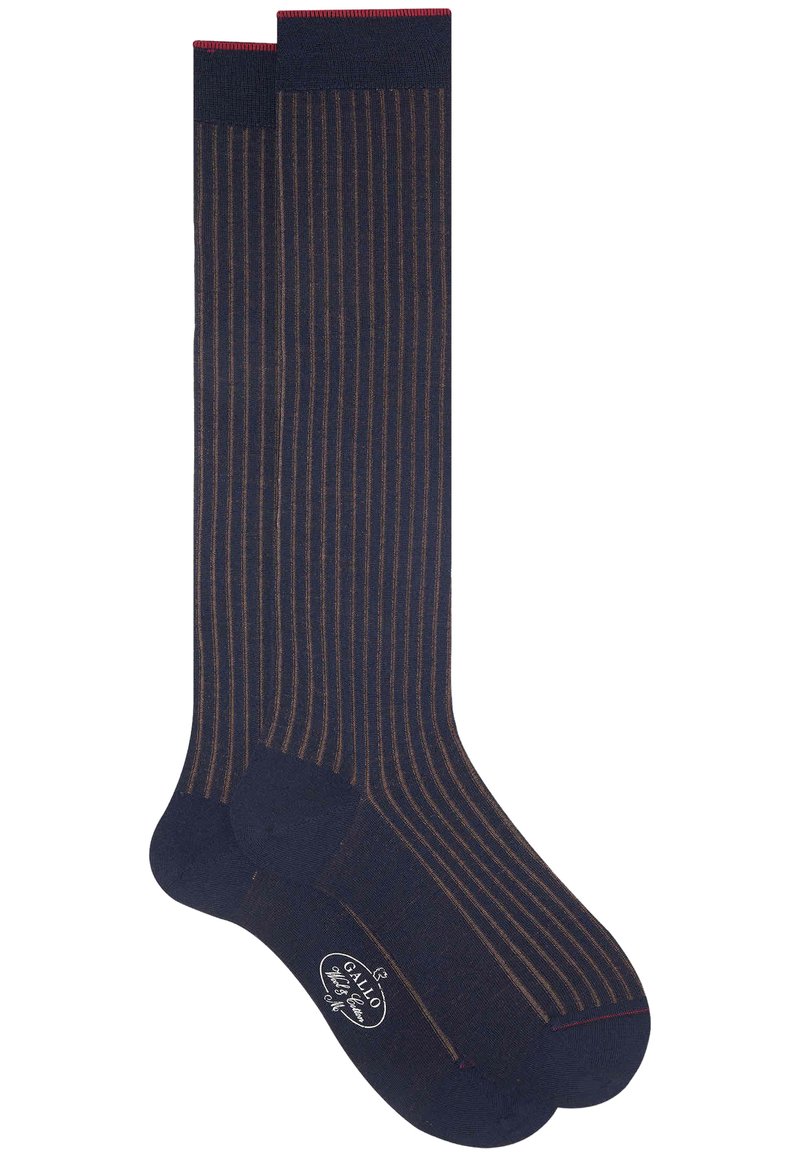 Calzini blu navy con strisce verticali marroni, texture a coste e un accento rosso sul risvolto; presentano un logo Gallo sul lato.