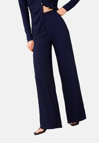 Nem kiválasztott, navy blue