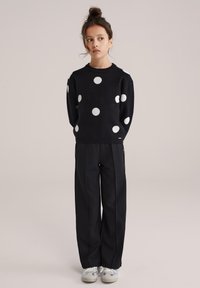 Non sélectionné, black