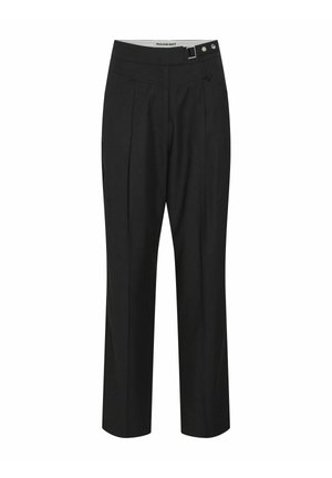 Pantalons noirs ajustés avec une taille plate, des plis et des passants de ceinture. Édition avec des accents de boutons en métal et un tissu lisse et texturé.