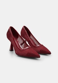 Bata Klasične pete - bordeaux