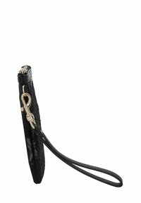 Zwarte kanten polsband met een gladde leren strap, voorzien van gouden hardware en een ritsluiting. De zijaanzicht benadrukt het slanke ontwerp.