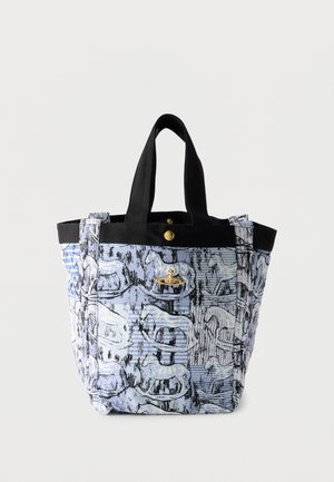 Borsa tote con manici e rifiniture nere, con motivo di cavallo blu e bianco e un piccolo emblema dorato sul davanti.