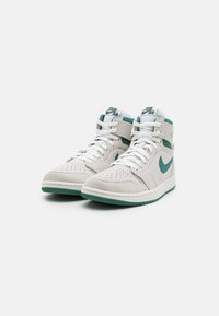 Jordan AIR JORDAN 1 ZOOM CMFT 2 jasnozielony