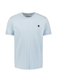 Hellblaues Baumwoll-T-Shirt mit kurzen Ärmeln und rundem Halsausschnitt sowie einem kleinen hexagonalen Logo auf der linken Brust. Sanfte Textur, lässiges Design.