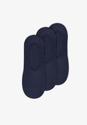 Trzy pary granatowych, niewidocznych skarpetek ułożonych na białym tle, nachodzących na siebie.