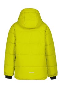 Gul pufferjacka med avtagbar huva, quiltat mönster, elastiska svarta muddar och logotypdetalj på nedre vänstra sidan.
