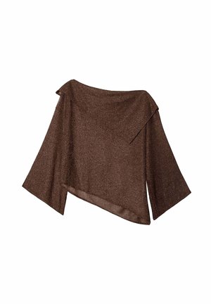 Top marrón de hombros descubiertos hecho de tela texturizada y brillante. Presenta mangas anchas y un dobladillo asimétrico para una silueta única.