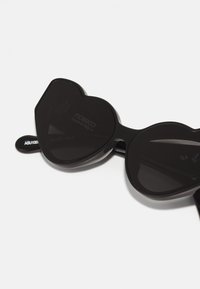 Fiorucci HEART SUNGLASSES - Sunglasses - black