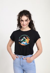 Disney ALICE IN WONDERLAND ALICE MOON  - T-shirt z nadrukiem