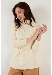 LELA REGULAR FIT - Pulover - light stone