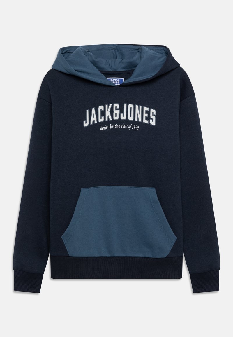 Sweat à capuche bleu marine avec poche kangourou et doublure de capuche bleu plus clair, arborant le texte blanc « JACK & JONES denim division class of 1990 » sur le devant.