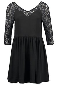 Vestido negro con escote en V, mangas de encaje de 3/4 y falda acampanada. El corpiño presenta una tela suave; las mangas cuentan con detalles de encaje floral.