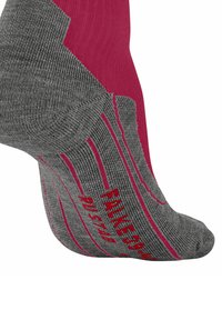 FALKE RU COMPRESSION STABILIZING RUNNING LIGHT CUSHIONING - Chaussettes de sport - red