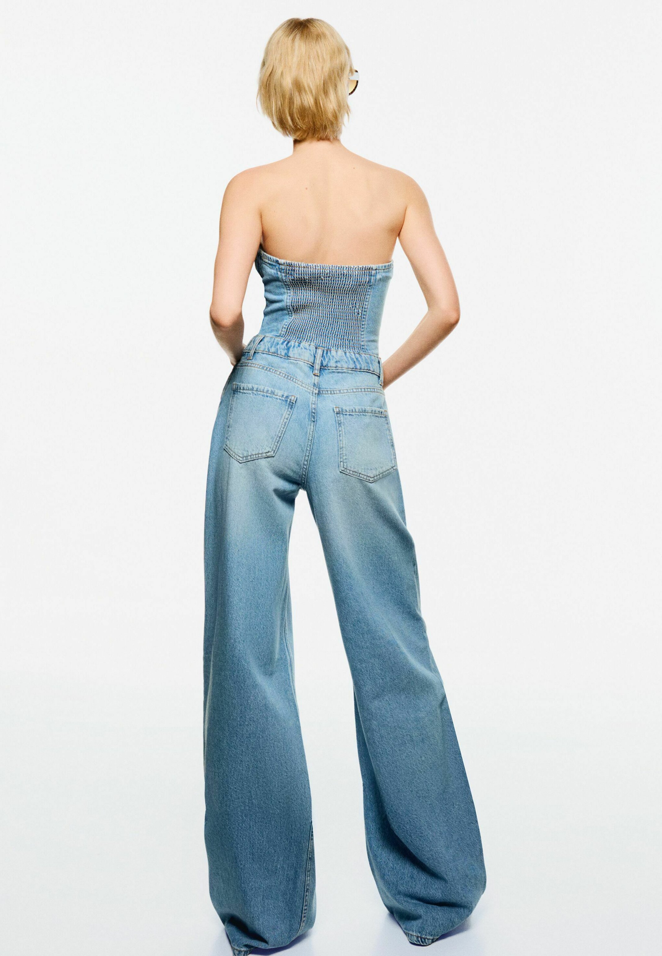 ☆ドイツ発*BERSHKA*新作*バンドゥデニムジャンプスーツ☆ Bershka Jumpsuit - light blue denim/light-blue denim - Zalando
