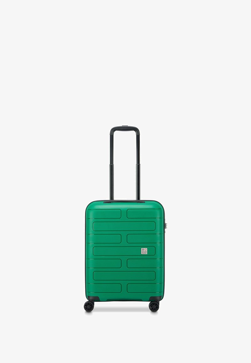 Valigia rigida verde con superficie strutturata, forma rettangolare, due ruote nere e manico telescopico nero. Piccolo logo sulla parte frontale.