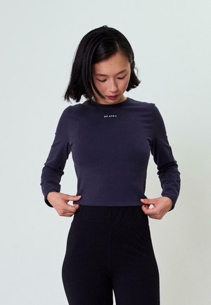 Long sleeved top - blackberry