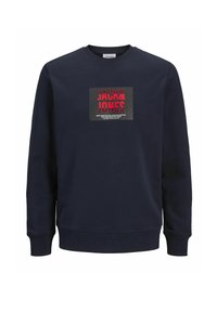 Marineblauwe sweatshirt van een katoenmix met een ronde halslijn. Kenmerkt zich door een centrale grafische print in rood en zwart met de tekst "JACK & JONES."