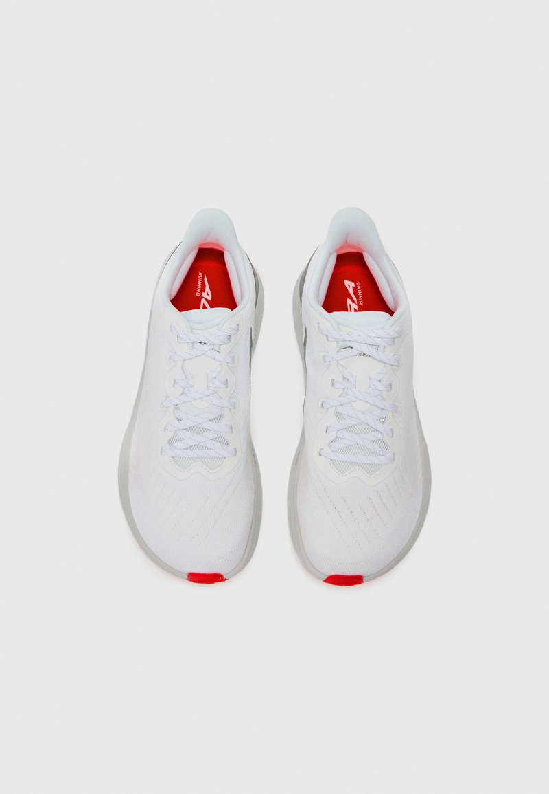 Altra EXPERIENCE FORM - Road running shoes - white/coral  display picture 2