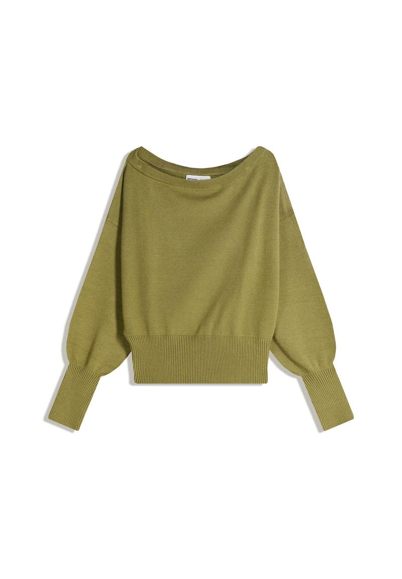 Pulover scurt, de culoare verde măslin, cu decolteu larg în stil barcă, mâneci tip balon și tivuri și manșete cu model rib. Textură moale și croi lejer.